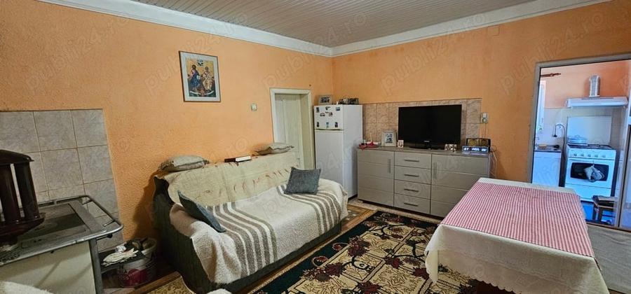 Casă cu 3 camere în Chiochiș