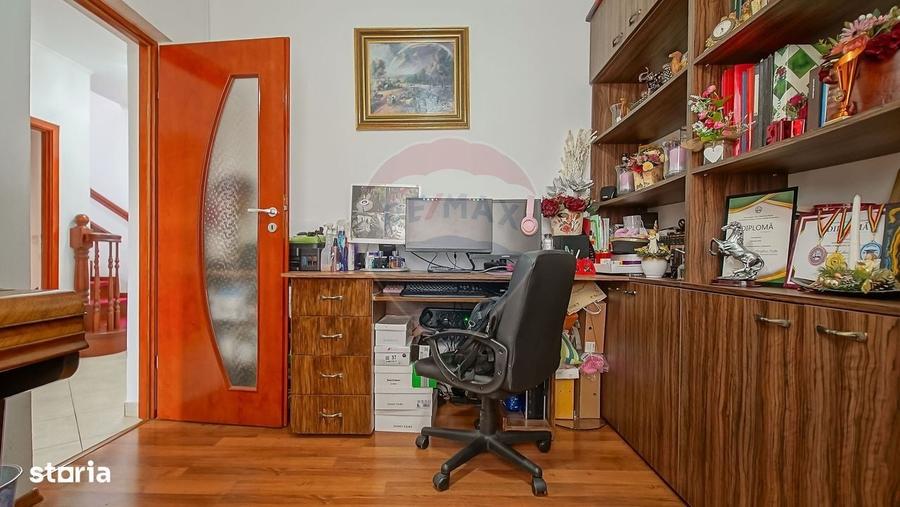 Casă cu 4 camere în Central