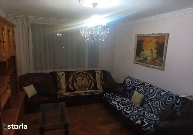 Apartament cu 3 camere decomandat în Berceni