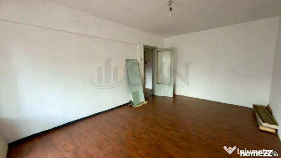 Apartament cu 3 camere decomandat în Lacul Tei
