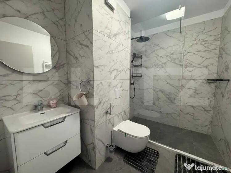 Apartament cu 4 camere semidecomandat în Central
