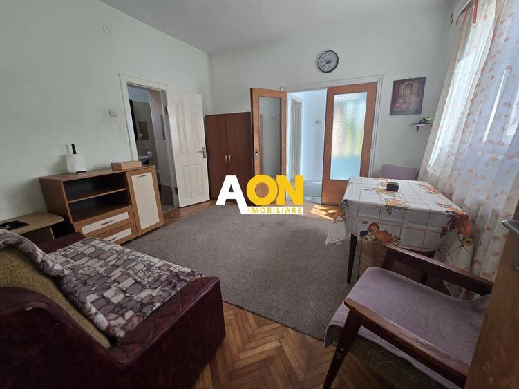 Casă individuală cu 4 camere cu Canalizare în Partoș