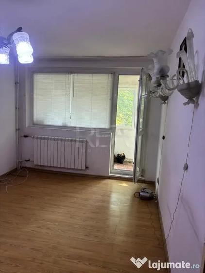 Apartament cu 2 camere semidecomandat în Gorjului