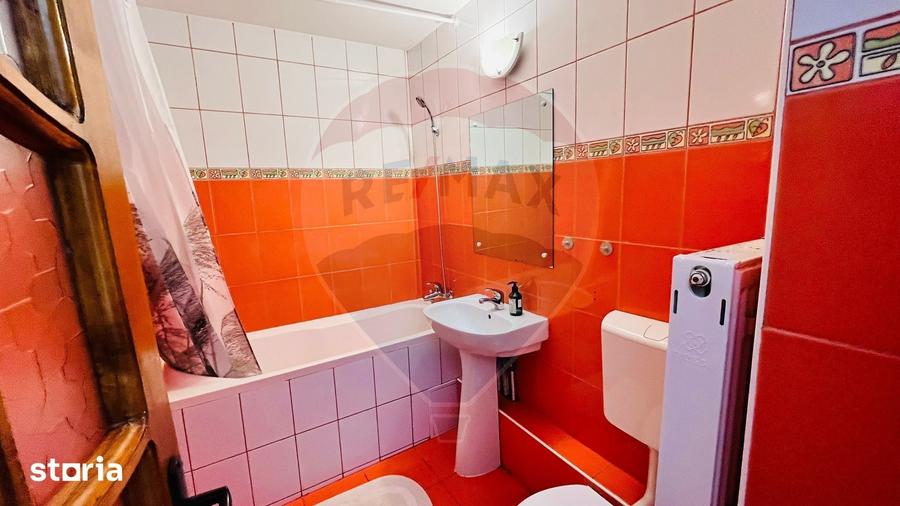 Apartament cu 3 camere, mobilat în Decebal