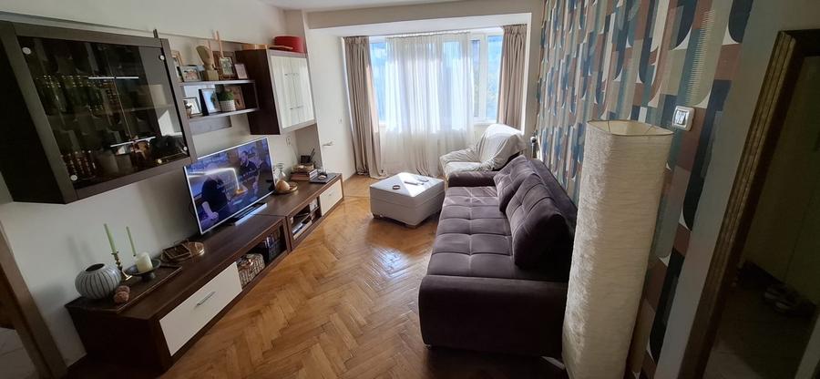 Apartament cu 2 camere semidecomandat, mobilat în P-ța Muncii