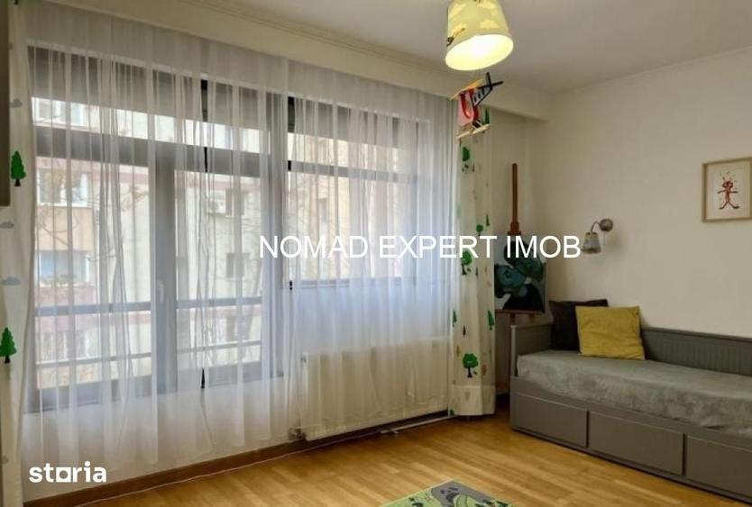 Apartament cu 3 camere în Aviatorilor