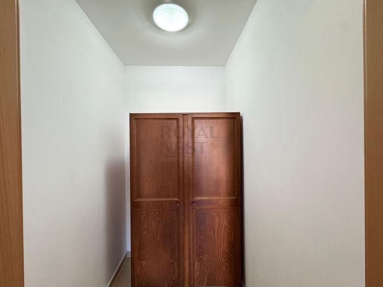 Apartament cu 2 camere decomandat în Tractorul
