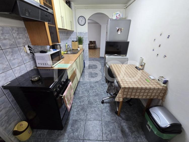 Apartament cu 2 camere decomandat, mobilat în Central