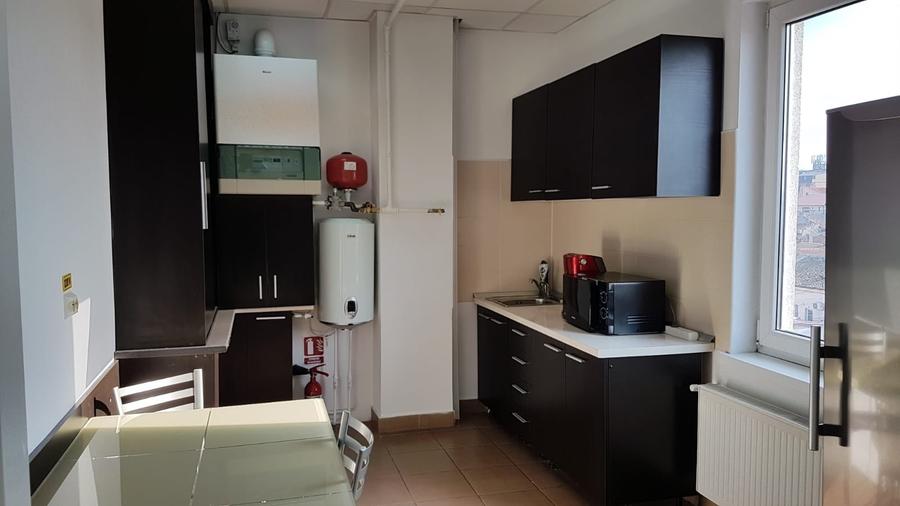 Spațiu comercial, de 241 mp, în Central