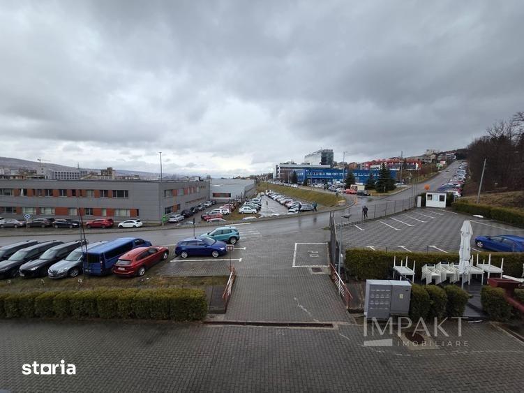 Spațiu comercial, de 650 mp, în Gruia