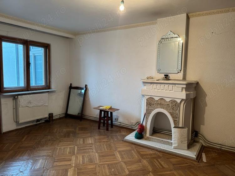 Apartament cu 4 camere decomandat în Central