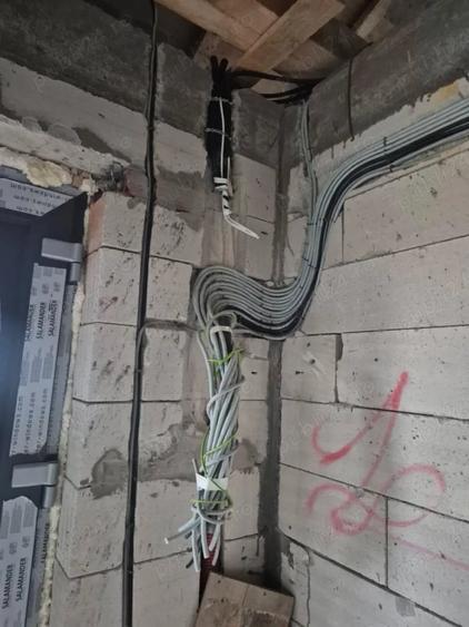 Casă cu 4 camere cu Teren 300 Mp în Central