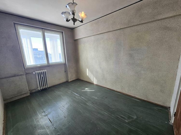 Apartament cu 3 camere în Drumul Taberei