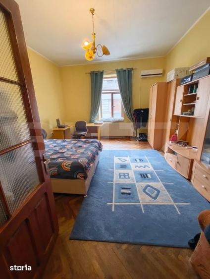 Casă cu 5 camere semidecomandat cu Teren 473 Mp în Ultracentral