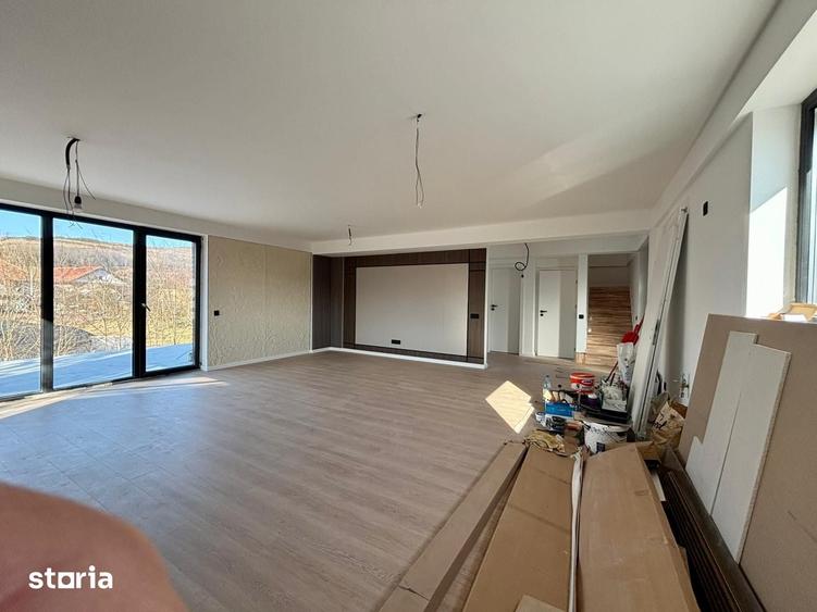 Casă cu 5 camere cu Teren 500 Mp în Feleacu