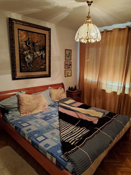 Apartament cu 2 camere semidecomandat, mobilat în 1 Mai