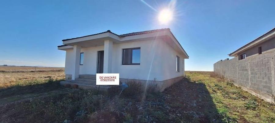 Casă individuală cu 3 camere cu Canalizare în Sud-Vest