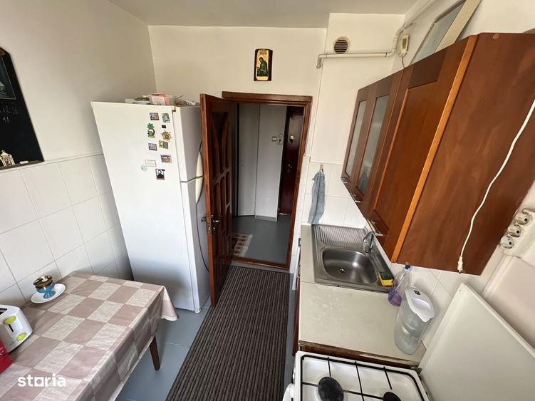 Apartament cu 3 camere semidecomandat în Țiglina 1
