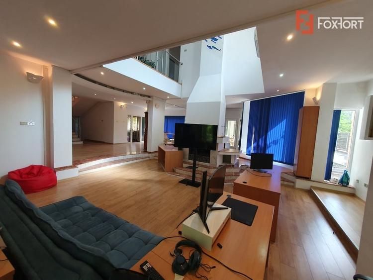 Casă individuală cu 9 camere cu Piscina în Braytim