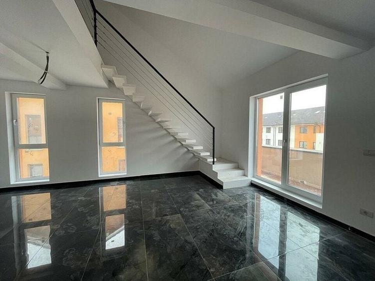 Apartament cu 3 camere semidecomandat în Giroc — fotografia 3