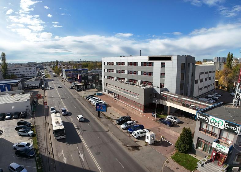 Birou, de 8,830 mp, în Păcii