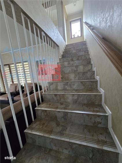 Casă cu 4 camere cu Teren 500 Mp în Aroneanu