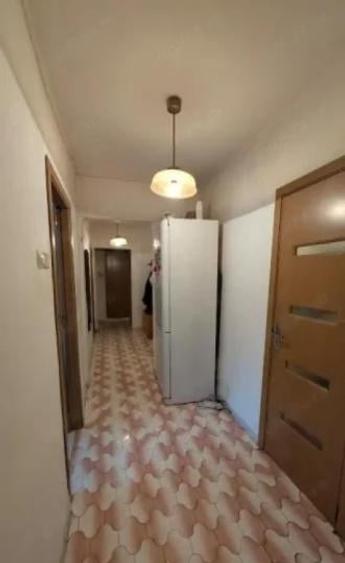 Apartament cu 4 camere în Brâncoveanu