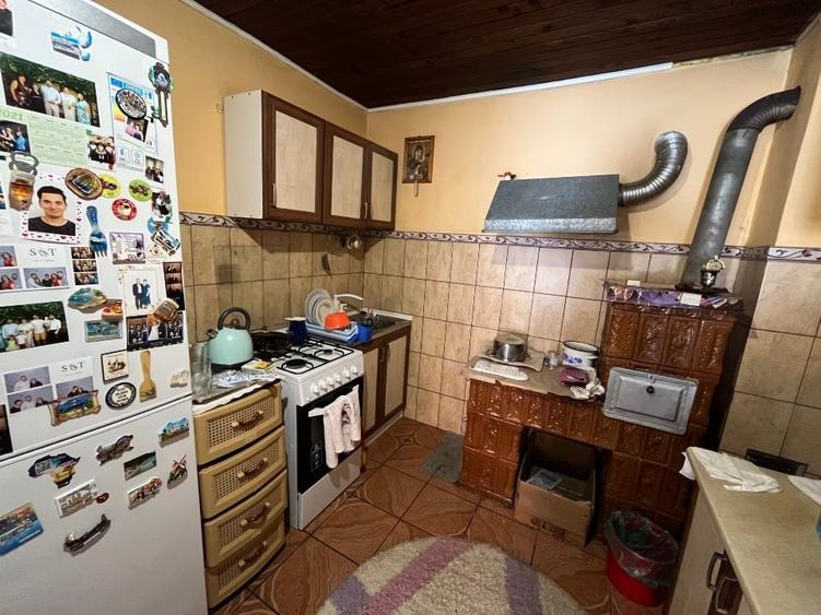 Casă individuală cu 4 camere cu Teren 1439 Mp în Jupani