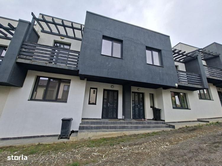 Casă cu 4 camere în Bucium