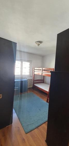 Apartament cu 3 camere decomandat în Vitan