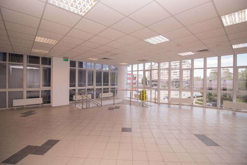 Spațiu comercial, de 1,200 mp, în Ultracentral