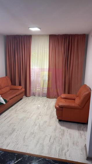 Apartament cu 4 camere decomandat în Vitan