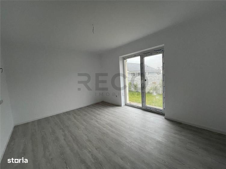 Casă cu 4 camere în Rontău