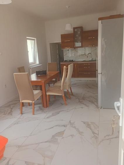 Casă cu 2 camere cu Teren 500 Mp în Central