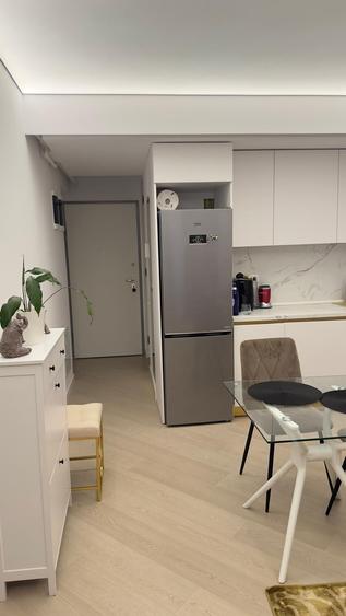 Apartament cu 2 camere semidecomandat, mobilat în Pipera