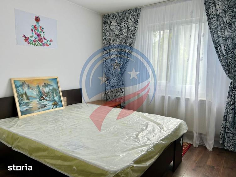 Apartament cu 3 camere semidecomandat în Sărari