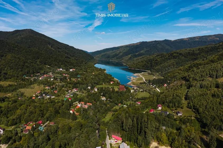Teren de 738 mp, în Poiana
