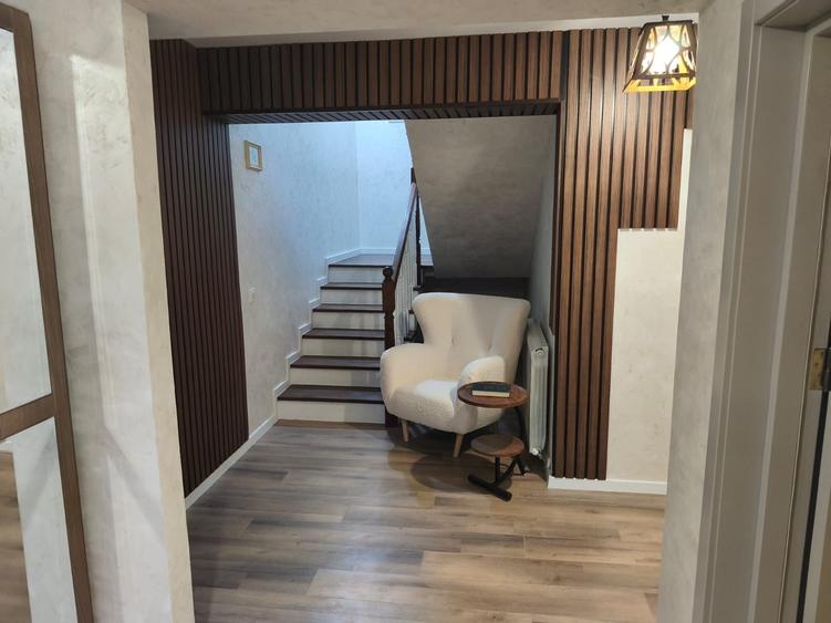 Casă cu 4 camere în Central