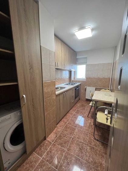 Apartament cu 3 camere decomandat în Colentina