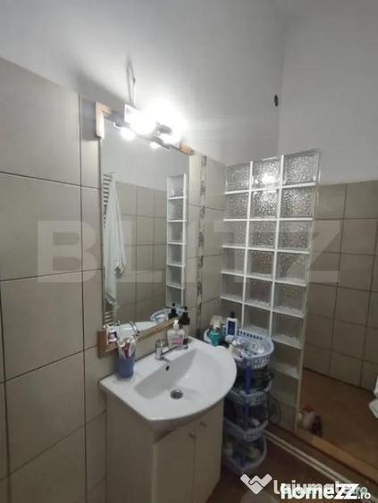 Apartament cu 5 camere decomandat în Central