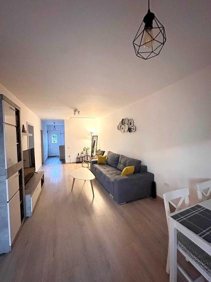 Casă cu 2 camere cu Teren 300 Mp în Moșnița Veche