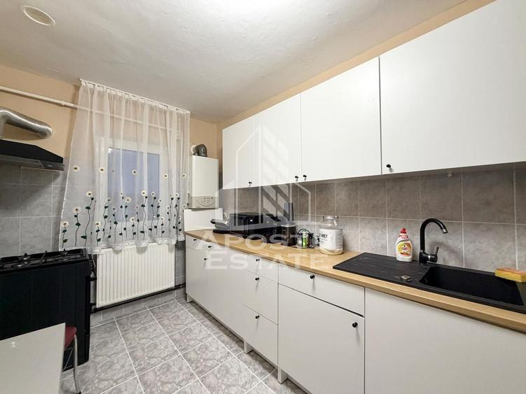 Apartament cu 3 camere decomandat, mobilat în Lipovei