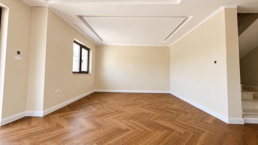 Duplex cu 4 camere cu Canalizare în Giroc