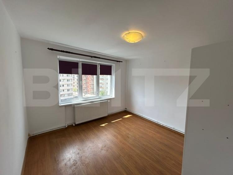 Apartament cu 3 camere decomandat, mobilat în Independenței — fotografia 2