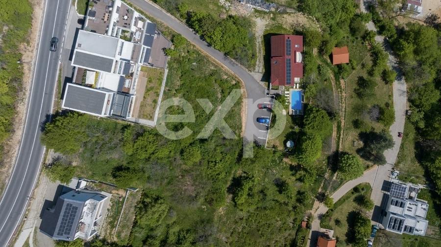 Casă individuală cu 11 camere cu Piscina în Drumul Poienii