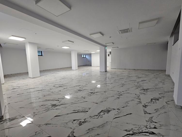 Spațiu comercial, de 664 mp, în Central