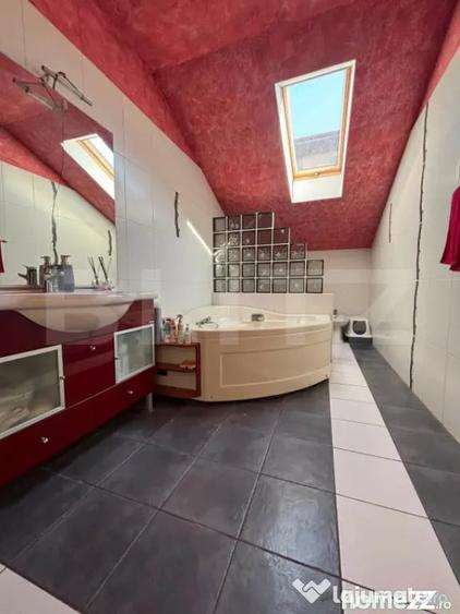 Casă cu 4 camere cu Teren 330 Mp în Central