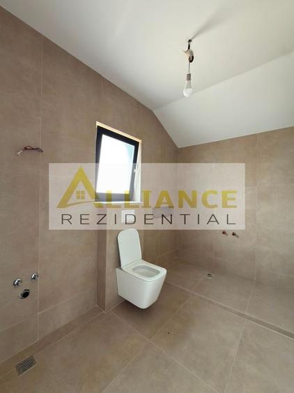 Casă individuală cu 5 camere decomandat cu Canalizare în Berceni