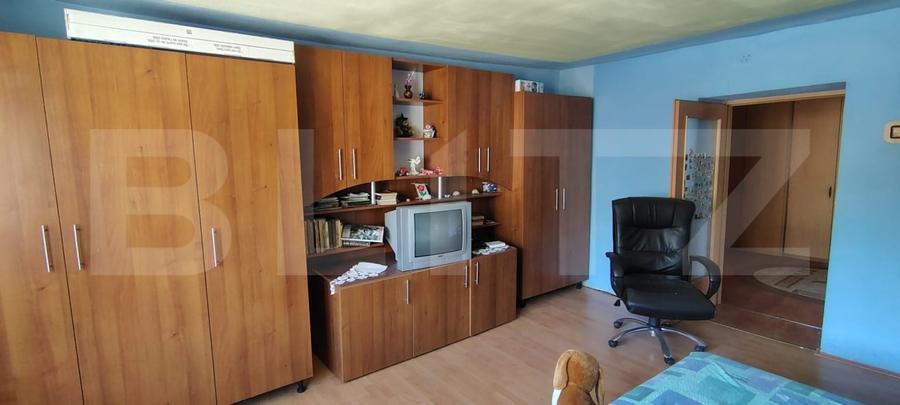 Casă individuală cu 4 camere cu Garaj în Exterior Vest