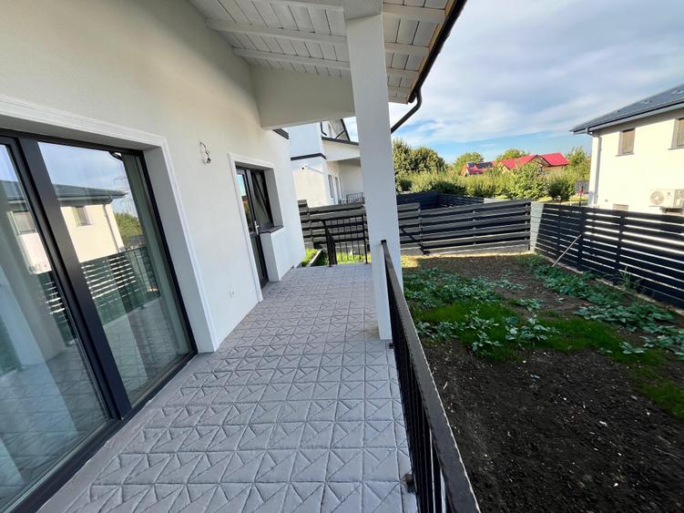 Duplex cu 4 camere cu Canalizare în Horpaz